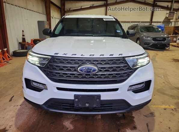 1FMSK7DH1MGA33223 2021 FORD EXPLORER White Front view