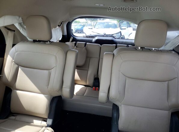 1FMSK7DH3NGA43947 2022 FORD EXPLORER White Հետևի նստատեղերի տեսք