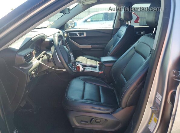 1FMSK7DH4PGB91270 2023 FORD EXPLORER Silver წინა სალონის ხედი