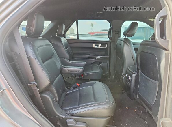 1FMSK7DH5LGB92518 2020 FORD EXPLORER Silver Widok wnętrza z tyłu