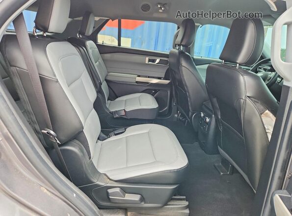 1FMSK7DH6MGC26676 2021 FORD EXPLORER Серый Вид задней части салона