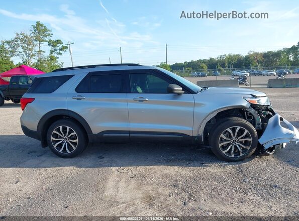 1FMSK7DH6MGC38410 2021 FORD EXPLORER Silver Rear interior view
