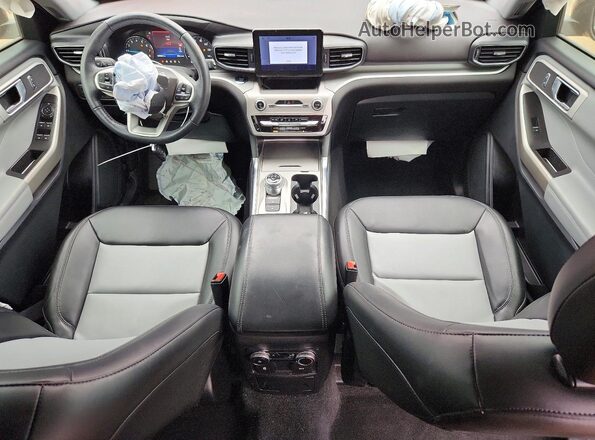 1FMSK7DH6NGB99321 2022 FORD EXPLORER Красный Вид панели приборов