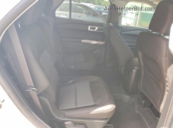 1FMSK7DH9RGA36992 2024 FORD EXPLORER White Vista de los asientos traseros