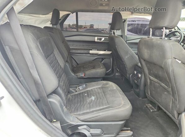 1FMSK7DHXMGB18240 2021 FORD EXPLORER White Вид задньої частини салону