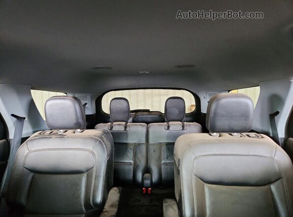 1FMSK7FH0MGB05719 2021 FORD EXPLORER Silver Widok tylnych siedzeń