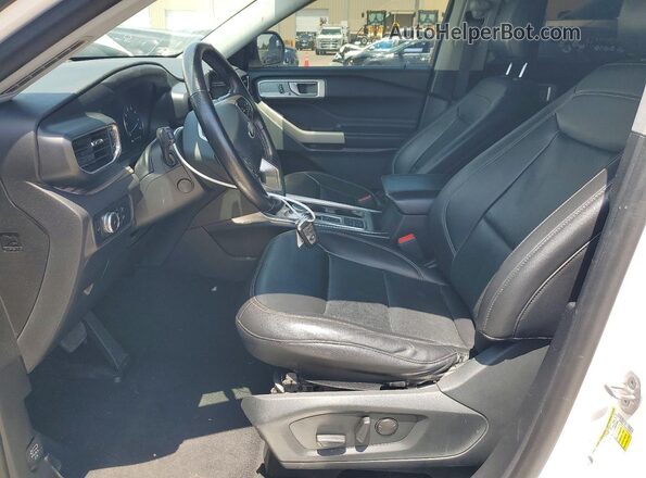 1FMSK7FH2MGA84954 2021 FORD EXPLORER White Вид салону спереду