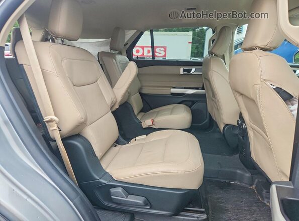 1FMSK7FH2MGB86691 2021 FORD EXPLORER Silver Widok wnętrza z tyłu