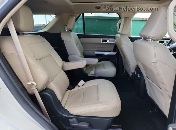 1FMSK7FH6MGA92006 2021 FORD EXPLORER Gray Vista interior trasera