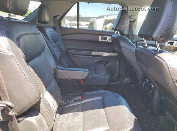 1FMSK7FH6MGB36540 2021 FORD EXPLORER Серебряный Вид задней части салона