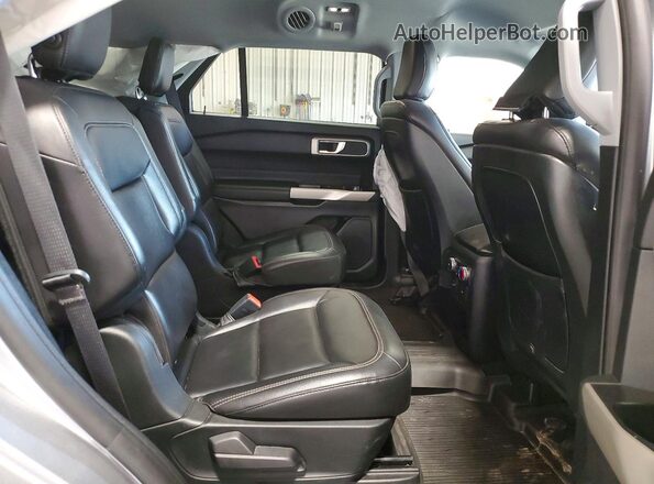 1FMSK8DH0LGC85047 2020 FORD EXPLORER Silver Вид задньої частини салону