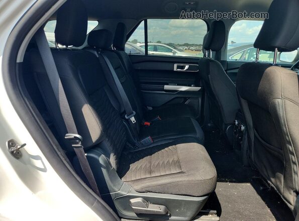 1FMSK8DH0MGA51797 2021 FORD EXPLORER White Вид задньої частини салону