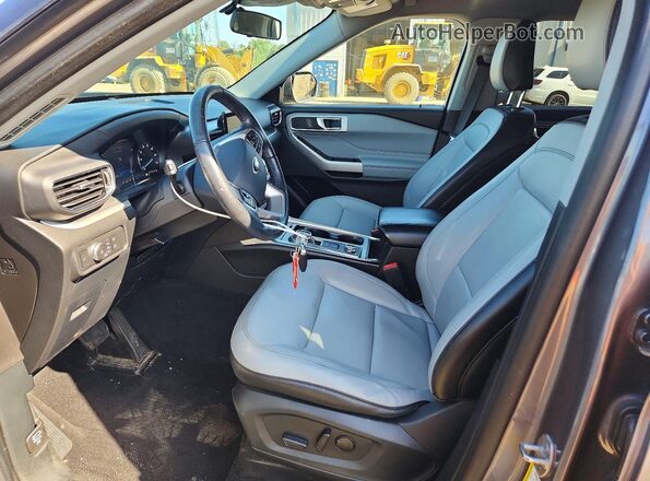 1FMSK8DH4MGA36641 2021 FORD EXPLORER Серебряный Вид салона спереди