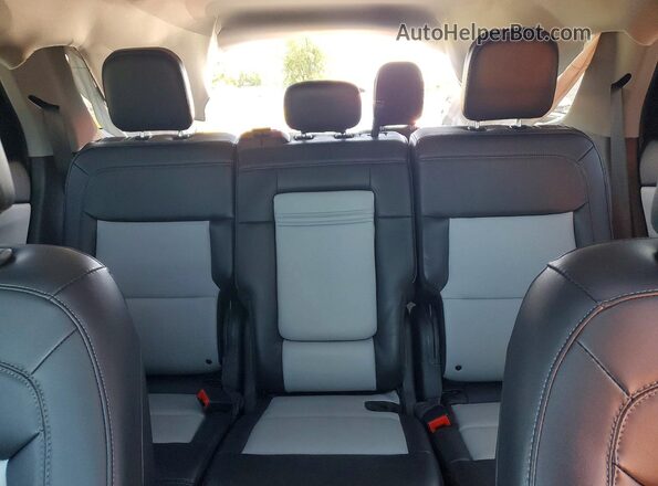 1FMSK8DH4RGA12802 2024 FORD EXPLORER Silver Հետևի նստատեղերի տեսք