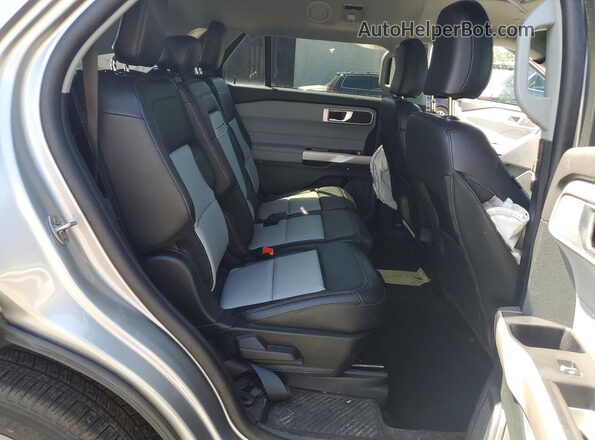 1FMSK8DH4RGA12802 2024 FORD EXPLORER Silver Սալոնի հետևի տեսք