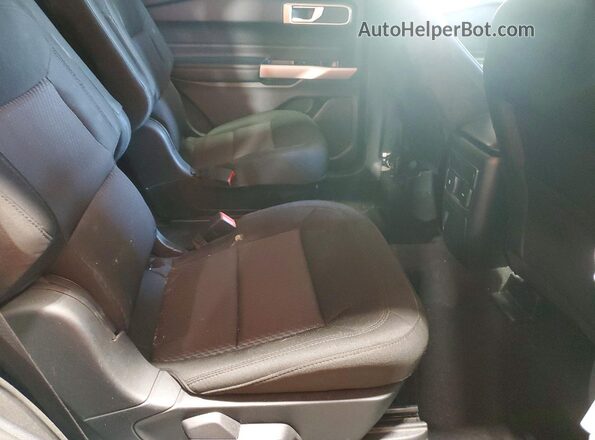 1FMSK8DH5PGC06817 2023 FORD EXPLORER Silver Widok wnętrza z tyłu