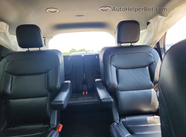 1FMSK8DH8NGA23909 2022 FORD EXPLORER Gray Widok tylnych siedzeń