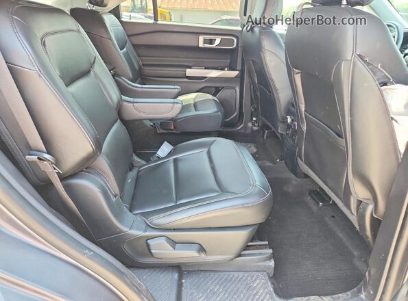 1FMSK8DH8NGA23909 2022 FORD EXPLORER Gray Widok wnętrza z tyłu