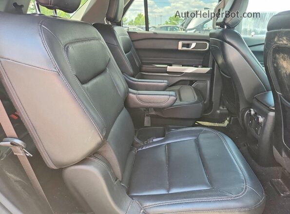 1FMSK8DH9LGC44402 2020 FORD EXPLORER Gray Widok wnętrza z tyłu