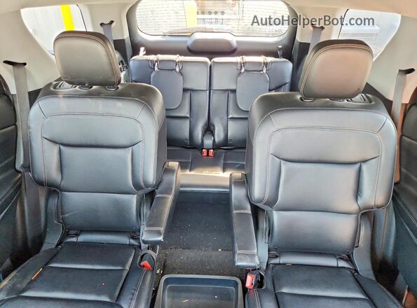 1FMSK8DH9LGC90957 2020 FORD EXPLORER White Vista de los asientos traseros
