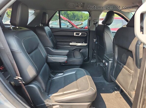 1FMSK8DH9PGA25378 2023 FORD EXPLORER Silver Vista de los asientos traseros