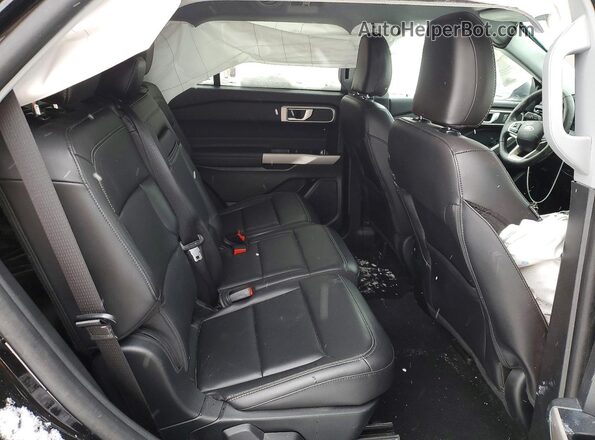 1FMSK8DH9RGA48694 2024 FORD EXPLORER Black Вид задньої частини салону