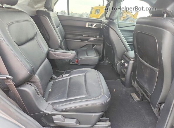 1FMSK8DHXLGA39641 2020 FORD EXPLORER Серебряный Вид задней части салона