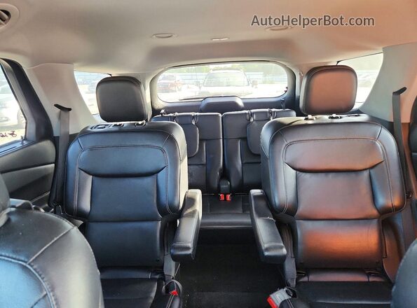 1FMSK8FH2MGB07395 2021 FORD EXPLORER Black Rear seats view