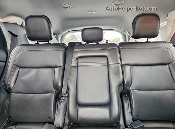 1FMSK8FH2NGB06104 2022 FORD EXPLORER Silver Rear seats view