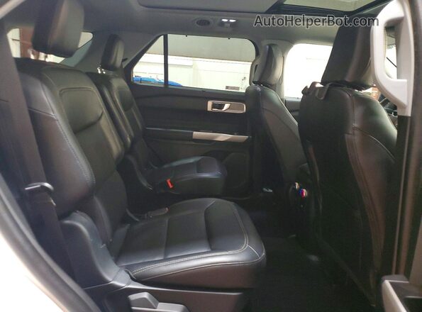 1FMSK8FH7NGA72046 2022 FORD EXPLORER White უკანა სალონის ხედი