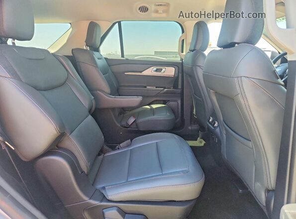 1FMUK7DH6TGA31152 2026 FORD EXPLORER Silver Հետևի նստատեղերի տեսք