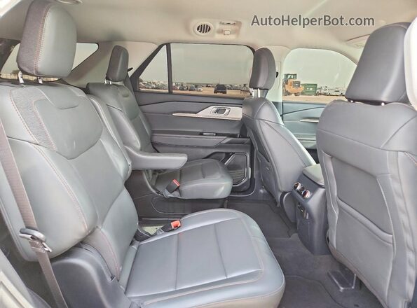 1FMUK7DH8SGA67567 2025 FORD EXPLORER Silver Vista interior trasera