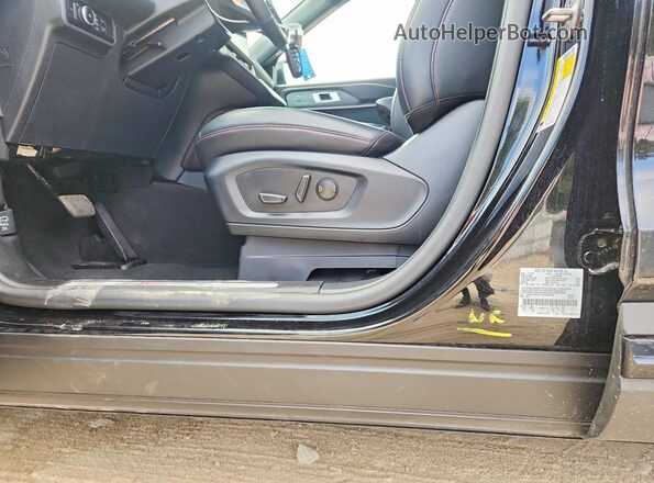 1FMUK8KH7TGA56084 2026 FORD EXPLORER Black Widok naklejki z numerem VIN