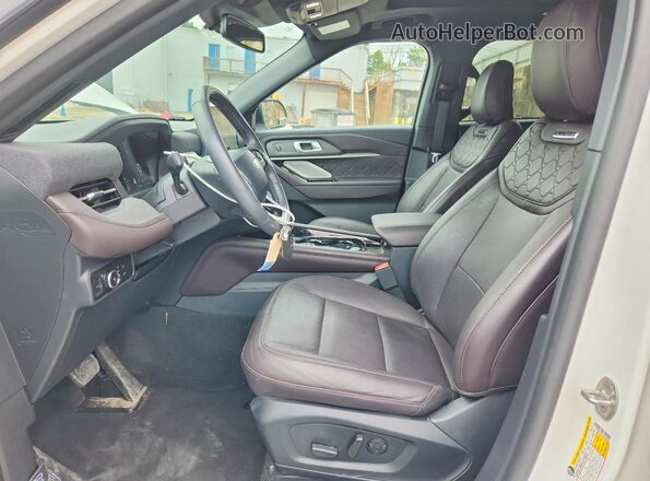 1FMWK8HC0SGC00352 2025 FORD EXPLORER White Front interior view