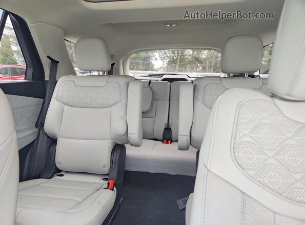 1FMWK8HCXSGA24653 2025 FORD EXPLORER White Rear seats view