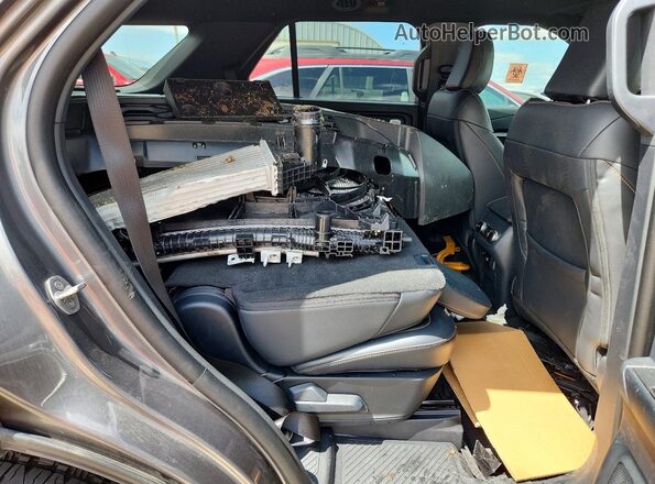 1FMWK8JC6TGA51697 2026 FORD EXPLORER Gray Вид задньої частини салону
