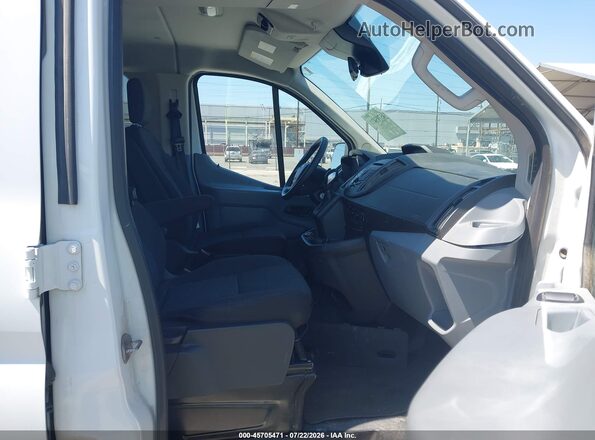 1FMZK1ZM1JKB42517 2018 FORD TRANSIT-150 Белый Вид салона спереди