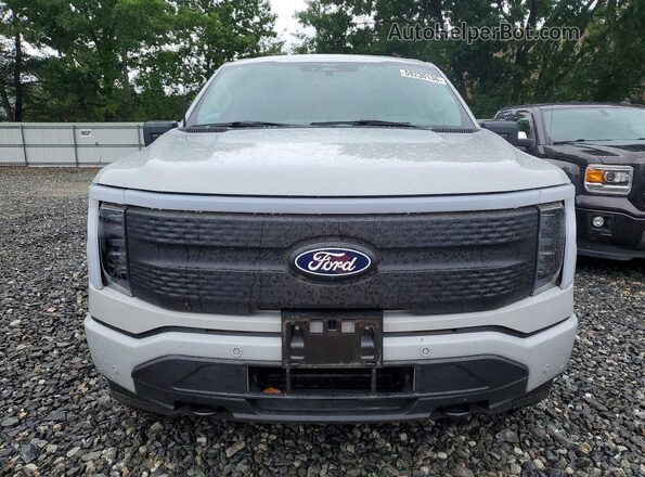 1FT6W3L73RWG04977 2024 FORD F150 White Вид спереду