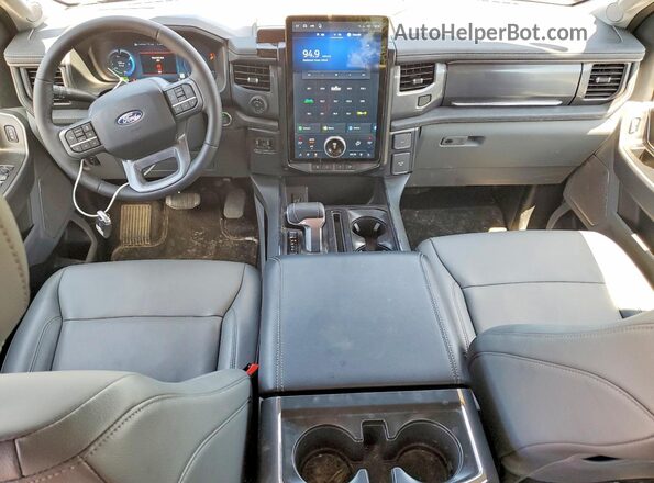 1FT6W3LU7SWG12172 2025 FORD F150 Red Вид панелі приладів