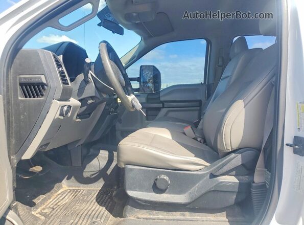 1FT7W2A61HED76376 2017 FORD F250 White Սալոնի դիմացի տեսք