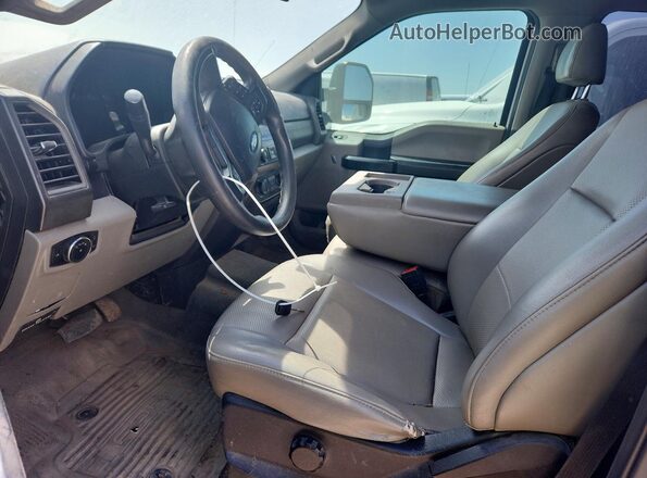1FT7W2A63MEC54936 2021 FORD F250 White Widok wnętrza z przodu