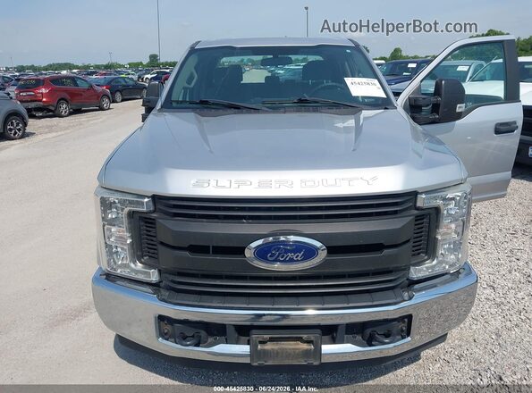 1FT7W2A64JEC83809 2018 FORD F-250 Silver Front view