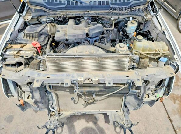 1FT7W2A64KEE32785 2019 FORD F250 White Widok wnętrza z tyłu
