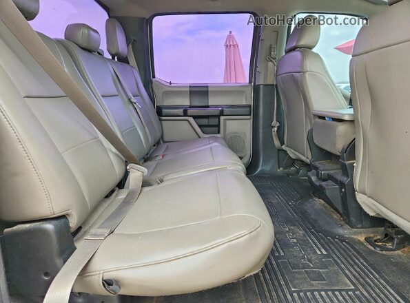 1FT7W2A64KEE32785 2019 FORD F250 White Widok tylnych siedzeń