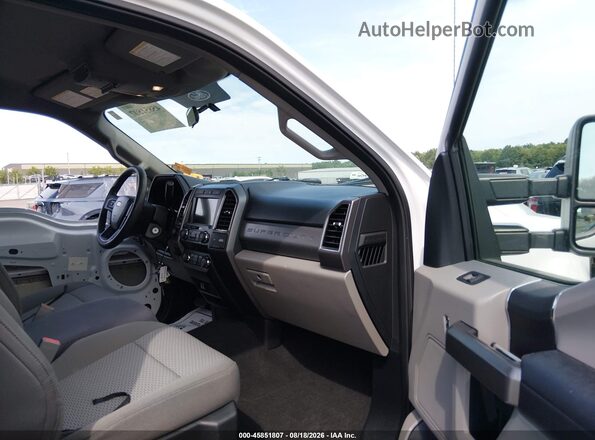 1FT7W2B60KEG69028 2019 FORD F-250 White Вид салону спереду