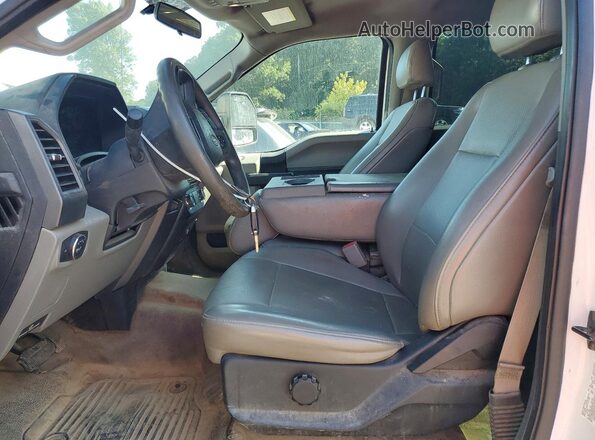 1FT7W2B64HEE60982 2017 FORD F250 White Widok wnętrza z przodu