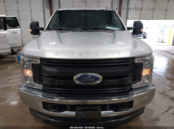 1FT7W2B64KEF94057 2019 FORD F-250 Silver Widok wnętrza 360 stopni