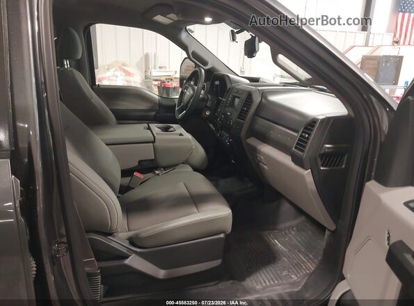 1FT7W2B66HEE21116 2017 FORD F-250 Серый Вид салона спереди