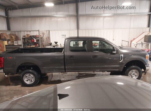 1FT7W2B66HEE21116 2017 FORD F-250 Серый Вид задней части салона