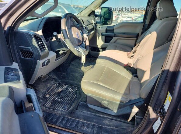 1FT7W2B66MEC18365 2021 FORD F250 Gray Front interior view
